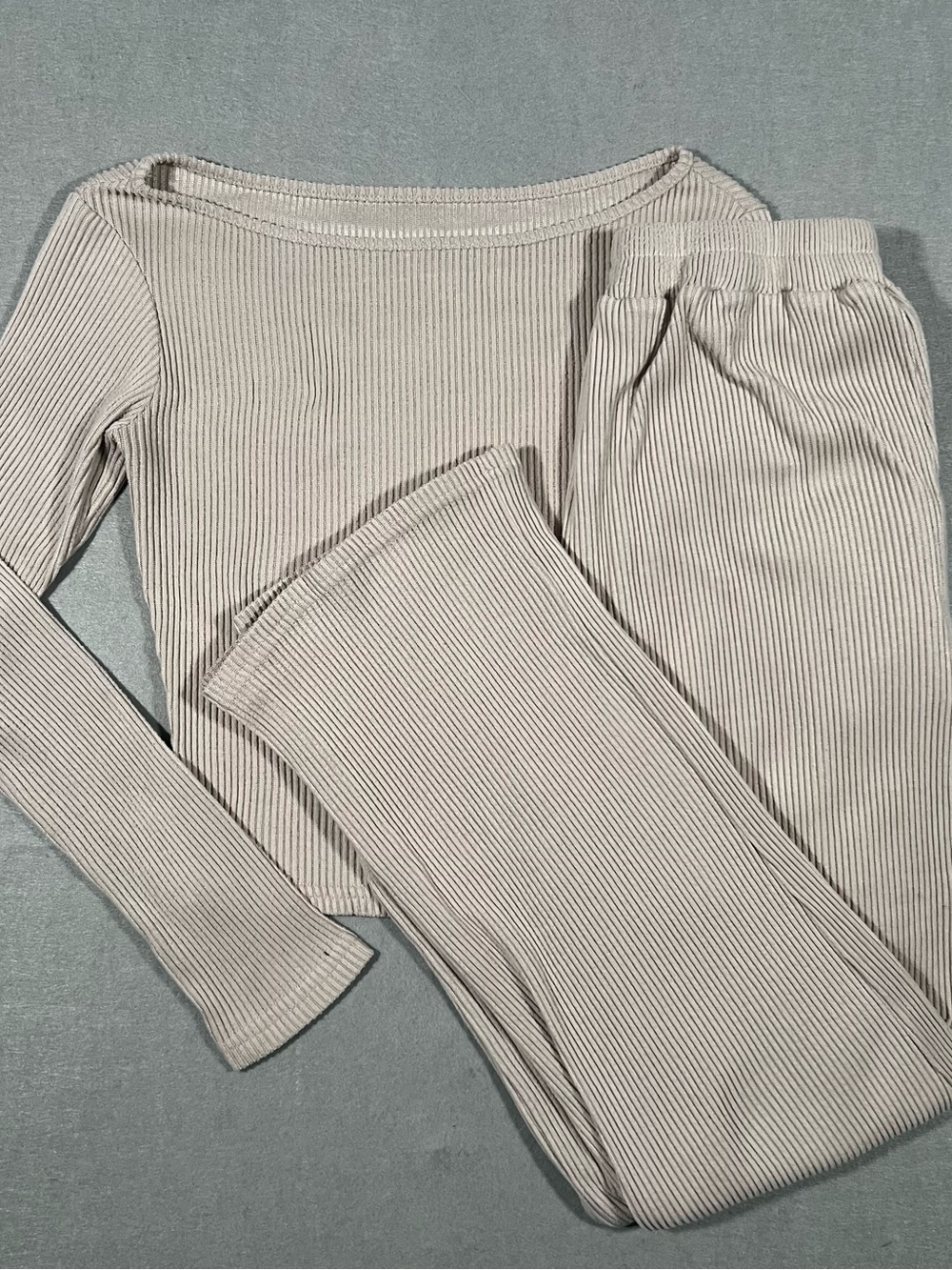 Women’s Beige Ribbed Knit 2-Piece Set Boat Neck Top & Straight Pants M - Picture 3 of 10